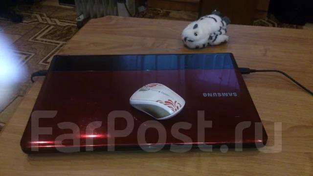 Samsung RC520. 15.6", 2,1����, ��� 3072 ��, ���� 250���, WiFi: 1, Bluetooth: 1, ����������� �� 3��. ����