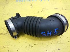 Патрубок воздухозаборника. Subaru Forester, SH5 Двигатель EJ205