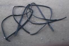 Уплотнитель двери. Toyota Ractis, NCP100, SCP100, NCP105