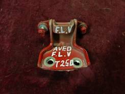 Крепление боковой двери. Chevrolet Aveo, T250