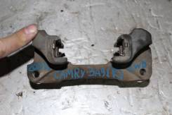 Скоба суппорта. Toyota Camry Gracia, MCV21, MCV20 Toyota Camry, MCV20, MCV21