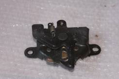 Замок капота. Toyota Vitz, SCP10, NCP10, NCP13, NCP15 Toyota Yaris, NCP13, NLP10, SCP10, NCP10 Toyota Echo, SCP10, NCP13, NCP10 Двигатели: 1SZFE, 1NZF...