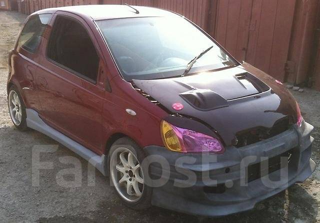 Задний бампер vitz