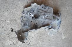 Крепление аккумулятора. Honda CR-V, RE4, RE3