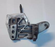 Кронштейн крепления двигателя 11910-PLC-000 11910-PLC-010. Honda: Civic Ferio, Civic, Stream, Edix, FR-V Двигатели: D17A2, D17A8, D14Z6, D17Z1, D15Y3...