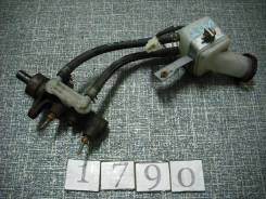 Цилиндр главный тормозной. Mitsubishi Bravo, U41T, U43V, U42T, U44V, U41V, U42V, U42TP, U41TP Mitsubishi Minicab, U42V, U41T, U43V, U41V, U42TP, U41TP...