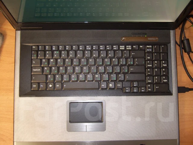 Asus F7Se. 17", ��� 2048 ��, ���� 160���, WiFi: 1, Bluetooth: 1 ����