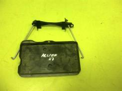 Крепление аккумулятора. Toyota Allion, ZZT240 Двигатель 1ZZFE