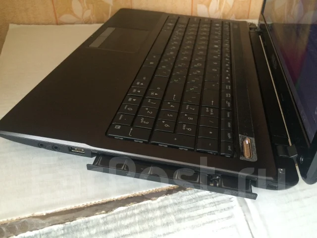 Asus K53U. 15.6", 1,6����, ��� 4 ��, ���� 320���, WiFi: 1, ����������� �� 2��. ����