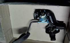 Педаль акселератора. Toyota Ipsum, ACM21, ACM26 Toyota Picnic Verso, CLM20, ACM21, ACM20 Toyota Avensis Verso, ACM21, ACM20, CLM20 Двигатели: 2AZFE, 1...