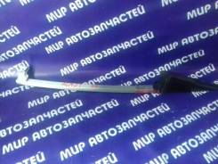 Уголок двери. Toyota Ipsum, ACM21