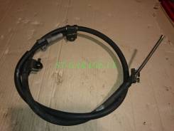 Тросик ручного тормоза. Lexus IS300, GXE10, JCE10 Lexus IS200, GXE10, JCE10 Toyota Altezza, GXE10, GXE10W, GXE15, GXE15W, JCE10, JCE10W, JCE15, JCE15W...