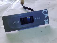 Кнопка люка. Toyota Town Ace, CR30, CR30G Двигатель 2CT