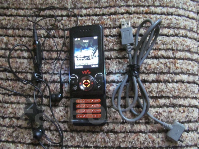 Sony Ericsson Walkman W580i. �/� ����