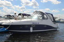 Rinker. 2013 ���, ����� 9,7��., ��������� ������������, 380��.�., ������ ����