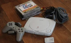 Sony PlayStation One ����