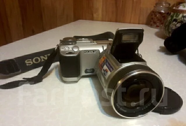 Sony Cyber-shot DSC-F717 ����