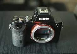 Sony Alpha ILCE-7. 20 � ����� ��, ���: ��� ���� ����