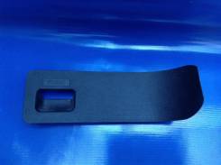 Крышка блока предохранителей. Honda Jazz Honda Fit, GD1, LA-GD3, UA-GD4, LA-GD4, DBA-GD2, LA-GD1, UA-GD2, CBA-GD4, DBA-GD1, LA-GD2, UA-GD3, DBA-GD4, D...
