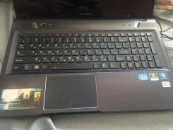 Lenovo IdeaPad Y580. 59,0����, ��� 8 ��, ���� 1 000���, WiFi, Bluetooth, ����������� �� 5��. ����