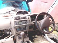 Консоль панели приборов. Mitsubishi Challenger, K96W Двигатель 6G72
