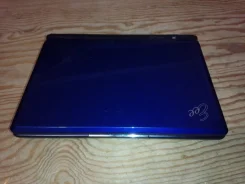 Asus Eee PC 900. 8.9", 1,0����, ��� 1024 ��, ���� 16���, WiFi, ����������� �� 2��.