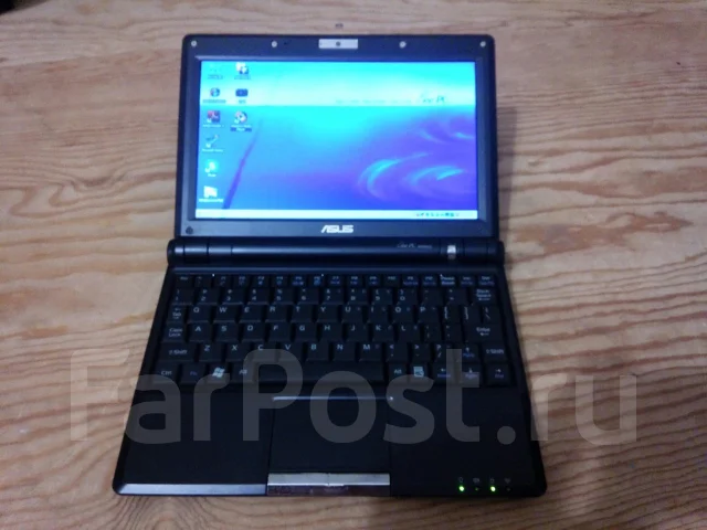 Asus Eee PC 900. 8.9", 1����, ��� 1024 ��, ���� 16���, WiFi: 1, ����������� �� 2��. ����