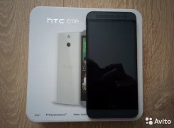 HTC One E8. �����