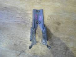 Крепление капота. Subaru Forester, SG5, SG9, SG9L