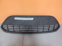 Решётка в бампер центральная Ford Focus 2