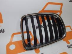 Решётка радиатора BMW X1, левая