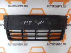 Решётка в передний бампер центральная Ford Focus 3