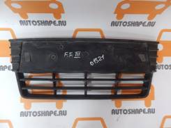 Решётка в передний бампер центральная Ford Focus 3