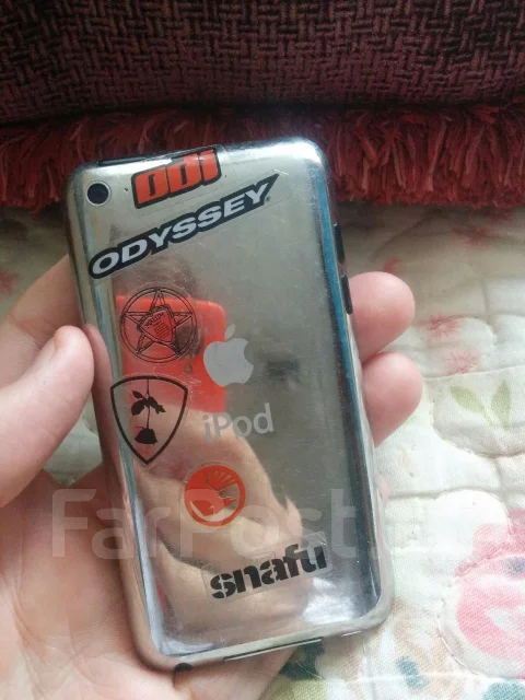 Apple iPod touch 4. ����