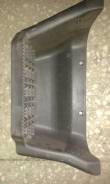 Подножка. Toyota Toyoace, LY132, BU80, YY121, XZU130, BU132, LY201, BU172, BU120, BU93, BU77, LY131, BU81, LY212, BU82, BU94, BU66, LY122, BU90, LY162...