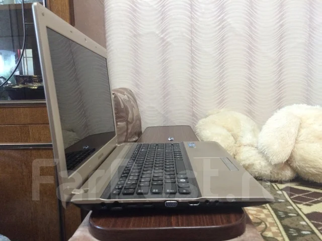 Samsung RV520. 15.6", ��� 4 ��, ���� 500���, WiFi: 1, Bluetooth: 1 ����
