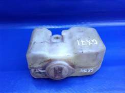 Бачок стеклоомывателя. Toyota Cresta, LX70, MX71, GX71, SX70 Toyota Cressida, GX71, RX70, MX73, YX70, RX72 Toyota Mark II, YX76, MX71, LX76, LX70, GX7...