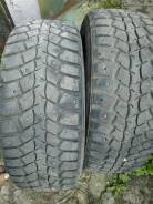 Kumho I'Zen WIS KW19. Зимние, шипованные, износ: 30%, 2 шт