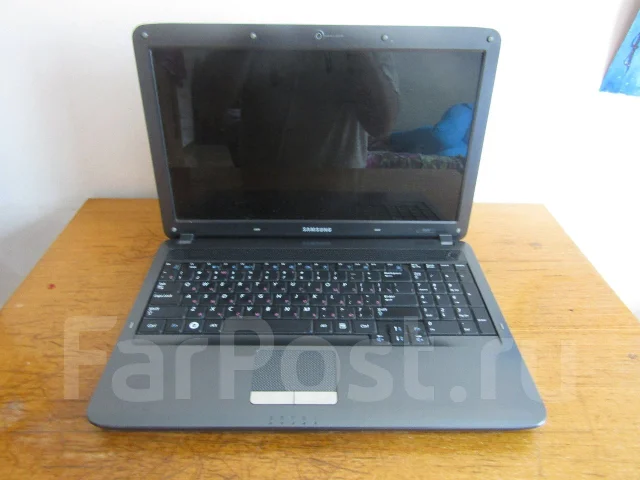 Samsung R525. 2,4����, ��� 3072 ��, ���� 500���, WiFi: 1, ����������� �� 7��. ����