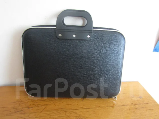 Samsung R525. 2,4����, ��� 3072 ��, ���� 500���, WiFi: 1, ����������� �� 7��. ����