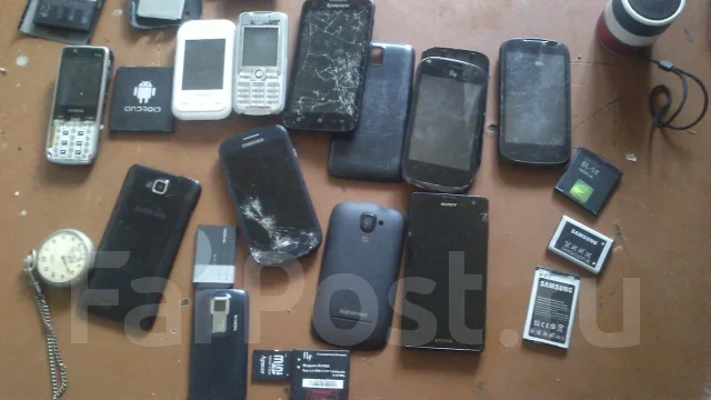 Motorola RAZR2 V8. �/� ����