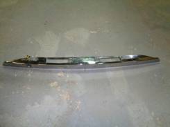 Накладка на дверь багажника. Toyota Yaris, NCP93, NCP92 Toyota Belta, SCP92, NCP96, KSP92 Двигатели: 1NZFE, 2NZFE, 2SZFE, 1KRFE