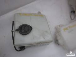 Бачок стеклоомывателя. Toyota Cresta, JZX105, JZX100, GX100, GX90 Toyota Mark II, JZX105, GX90, JZX100, GX100 Toyota Chaser, GX100, GX90, JZX100, JZX1...