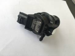 Мотор бачка омывателя. Toyota Prius a, ZVW41, ZVW40 Toyota Land Cruiser, URJ202 Toyota Prius, ZVW30 Двигатели: 2ZRFXE, 1URFE