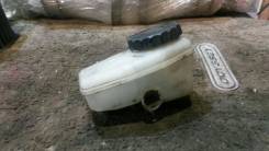 Бачок для тормозной жидкости. Toyota Cresta, JZX105, GX105, JZX100, GX100, GX90 Toyota Mark II, GX105, JZX105, GX90, JZX100, GX100 Toyota Chaser, GX10...