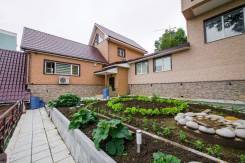 Продам элитный коттедж с гостевым домом. Улица Кизлярская 21а, р-н Чуркин, площадь дома 400 кв. м., централизованный водопровод, электричество 20 кВт...