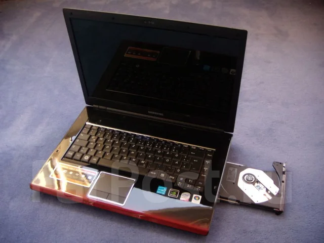 Samsung R560. 15.6", 2,3����, ��� 3072 ��, ���� 250���, WiFi: 1, Bluetooth: 1. ��� ����� �� ��������� ����