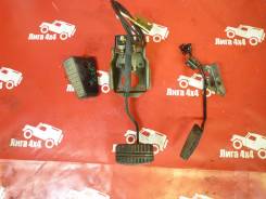 Педаль акселератора. Mitsubishi Pajero, V14V, V26W, V24V, V25W, V24W, V34V, V23W, V24WG, V26WG, V21W, V46WG, V47WG, V26C, V25C, V24C, V44WG, V23C, V43...