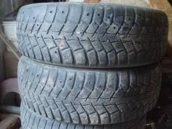 Kumho I'Zen WIS KW19. Зимние, шипованные, износ: 80%, 2 шт