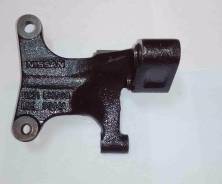 Кронштейн опоры двигателя. Nissan Almera Tino Nissan Primera Nissan Almera Двигатели: QG18DE, QG18DD, QG16DE, QG15DE